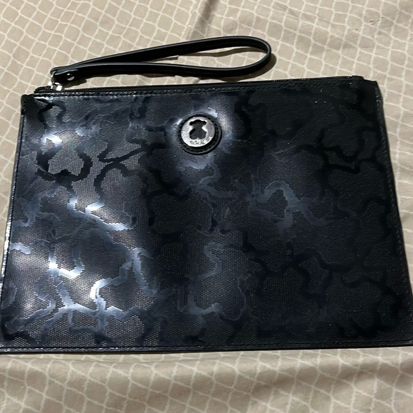 Black authentic Tous! Have little scratches but don’t see it! Very beautiful! - Picture 1 of 5